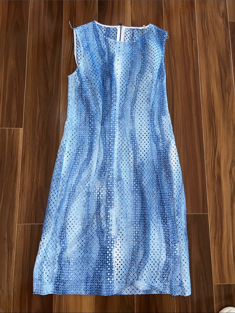 Size 8 T. Tahari dress